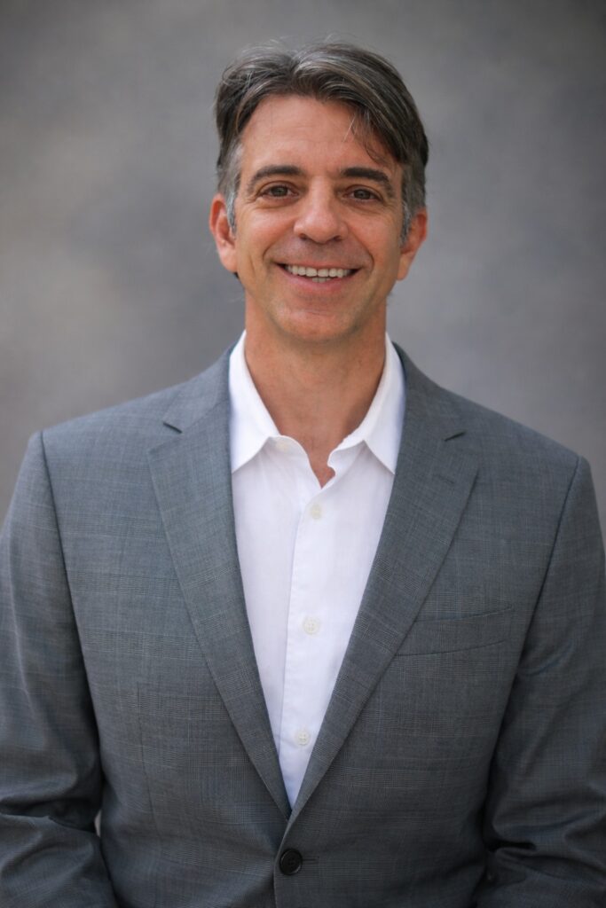 Fernando Portugal Maia Saliba, engenheiro civil com mestrado em geotecnia, coordenador da revisão das normas NBR 13.028 e NBR 13.029